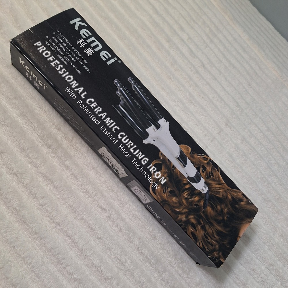 KEMEI KM-028 Professional Triple Jumbo Barrel Curling Iron Ceramic Hair Waver